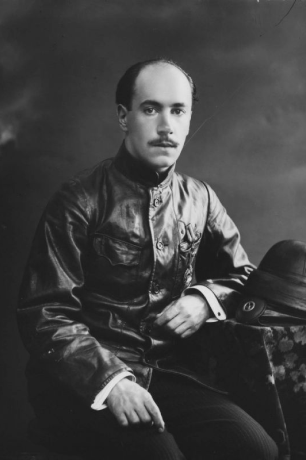 стара фотографія на меморіалу Сікорського